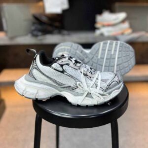 بالنسیاگا ترینر ورن اوت  Balenciaga Trainer Worn out