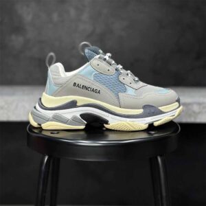بالنسیاگا تریپلس balenciaga triple s