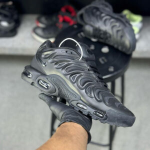 نایک ایرمکس پلاس تی ان NIKE AIR MAX PLUS TN - BLACK ANTHRACITE